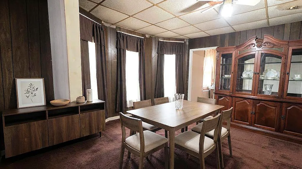 4 bed, 1280 sqft, $1,900 — Photo 2