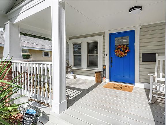 3rd image of 806 E Hamilton Ave