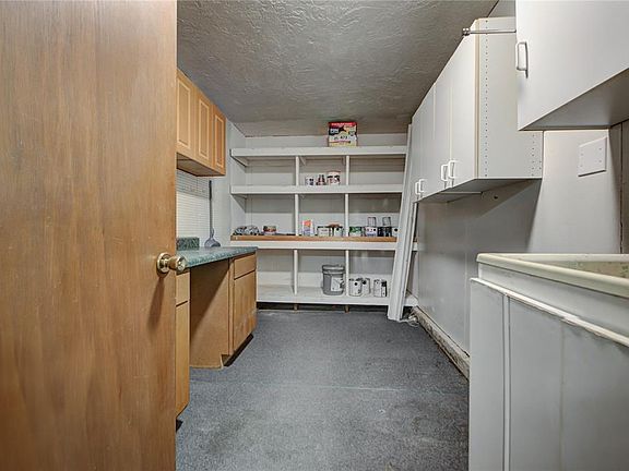 5th image of 1603 Canterbury St