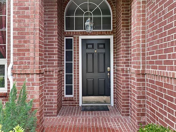 2nd image of 6005 Stone Trace Ln