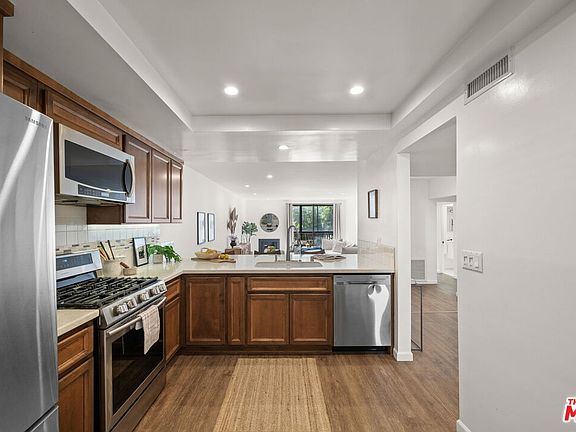 5th image of 4835 E Anaheim St APT 205