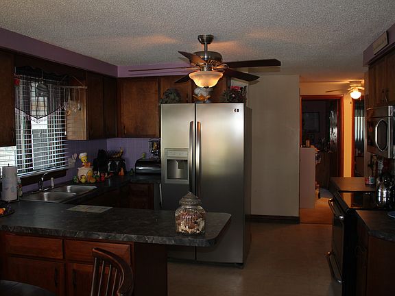 2nd image of 42 Roosevelt Ave