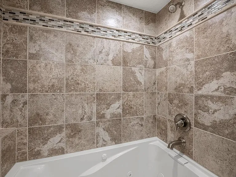 1553 E Huckleberry Cir — Photo 19