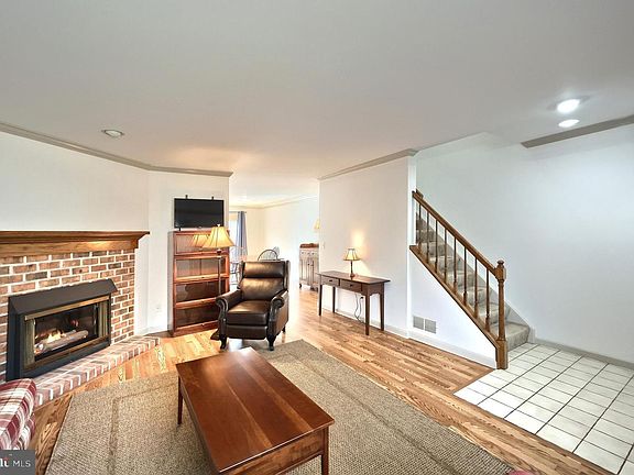 5th image of 1004 Chambers Rdg #1004