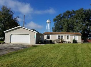 225 Maple St, Corunna, IN 46730