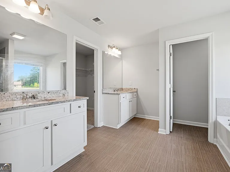 1877 Mitchell Farm Ct — Photo 17
