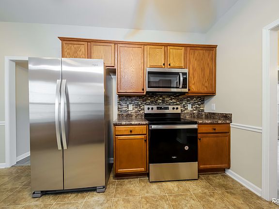 4th image of 1938 Longburn Dr
