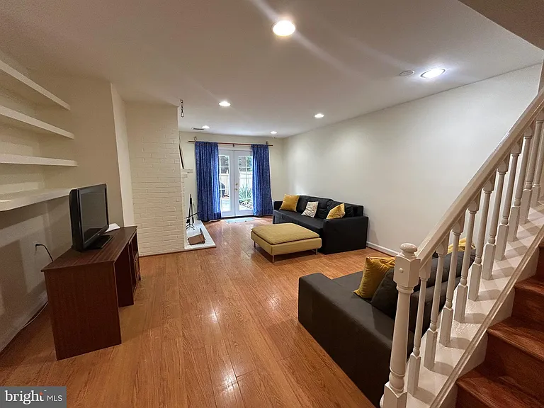 5916 Dorchester Way — Photo 19