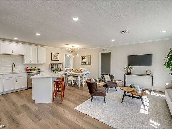 2nd image of 707 Cortez Ave