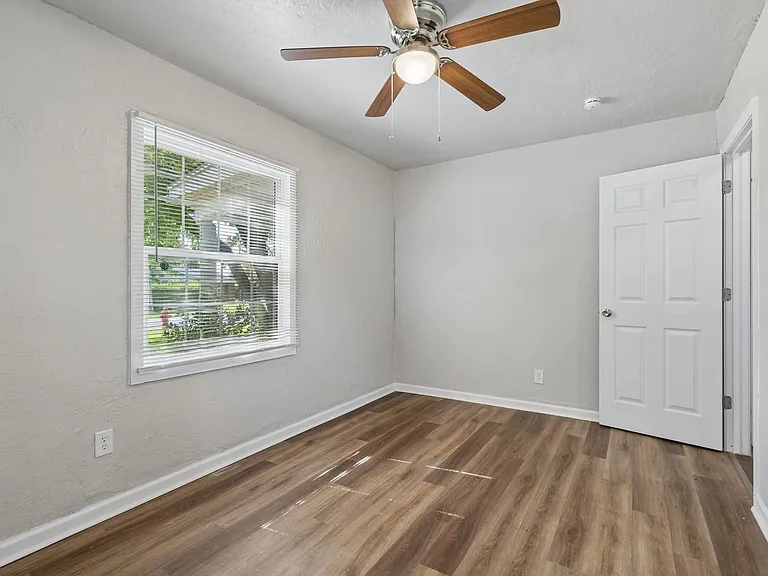 510 N Marshall Dr — Photo 27