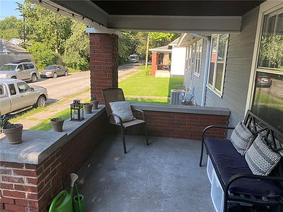 2nd image of 903 E 51st St