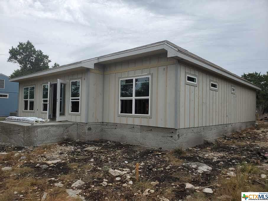 2nd image of 266 High Oaks Rd