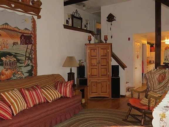 3rd image of 21 Oaken Bucket Ln