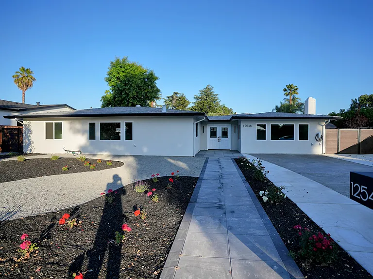 12548 Paseo Flores — Photo 2