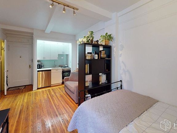 4th image of 457 W 57th St #1001
