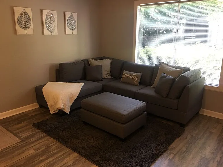 Sandpointe Apartments — Photo 17