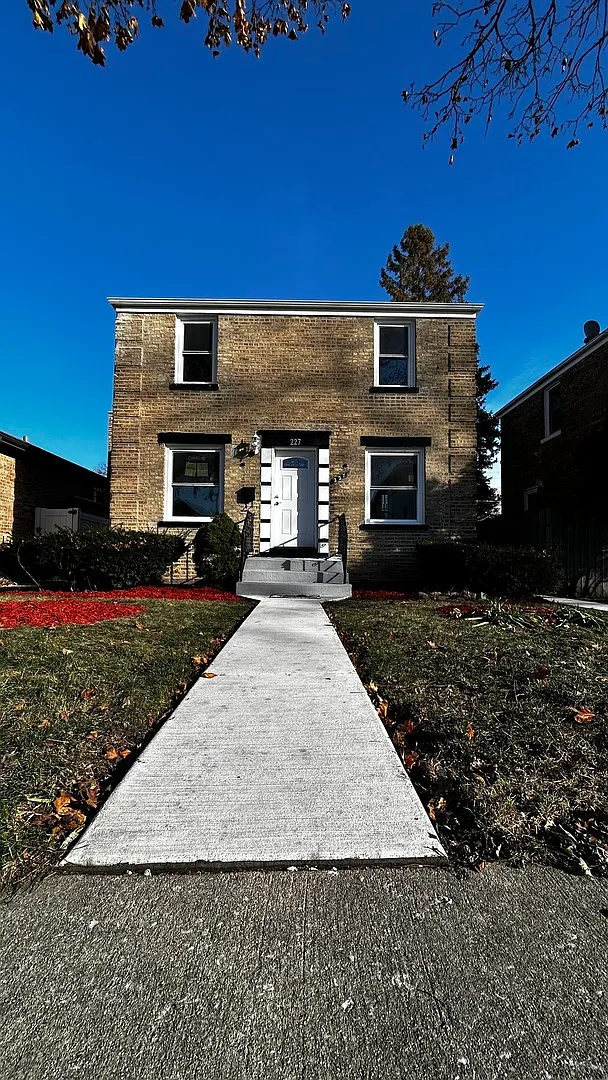227 Geneva Ave photo 1