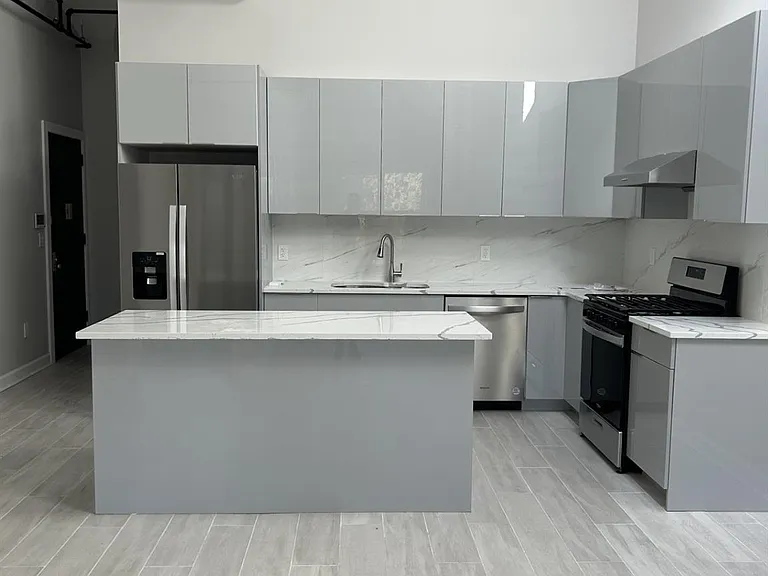 14441 78th Ave #3 — Photo 3