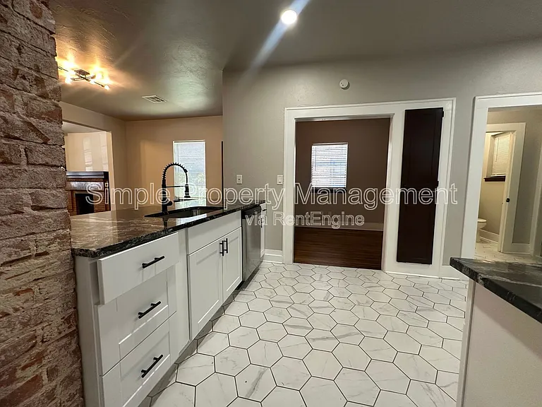 421 NW 25th St — Photo 10