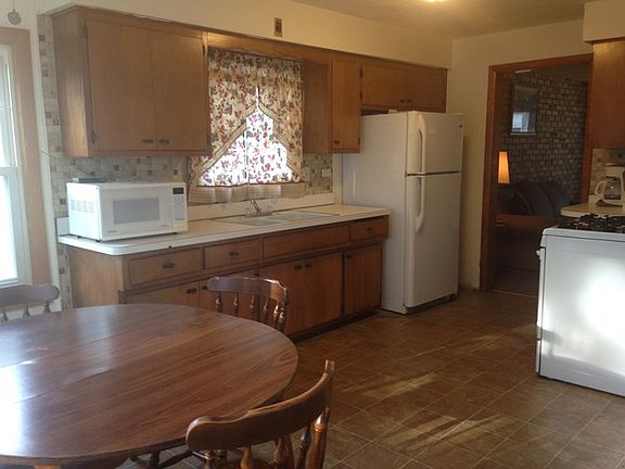 3rd image of 10422 S Sawyer Ave