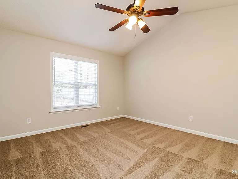 312 Hocutt Dr — Photo 10