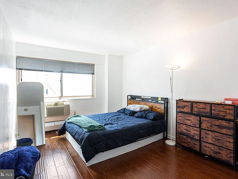 2101 Chestnut St #1012 — Photo 7