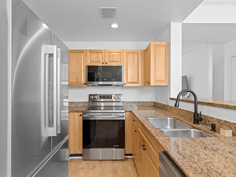 687 Hibiscus St — Photo 12