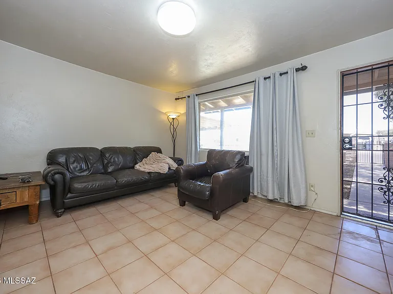 201 W Borrego St — Photo 4