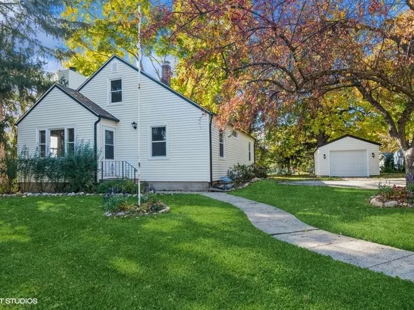 534 S Main St, Elburn, IL 60119