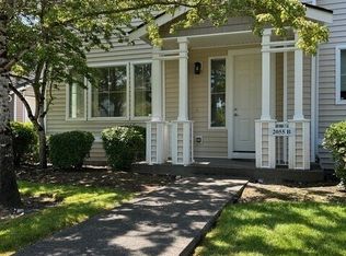 2055 Garry Oaks Ave UNIT B, Dupont, WA 98327