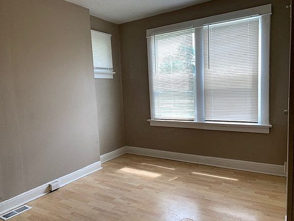 4th image of 3821 Manola Ave