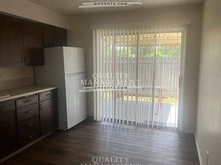117 W Louisiana Ave — Photo 3
