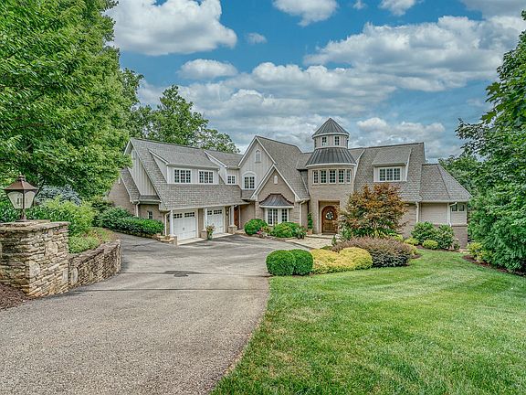 2nd image of 140 Blackwater Cir