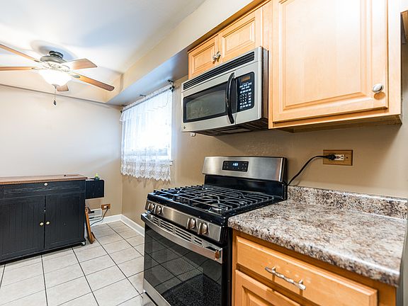 5th image of 1815 Whitechapel Dr APT 2D