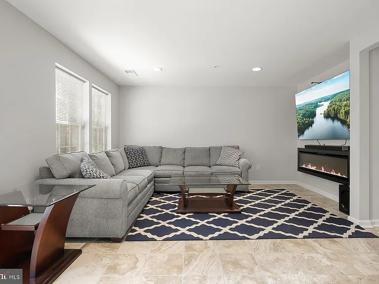 9364 Paragon Way — Photo 3