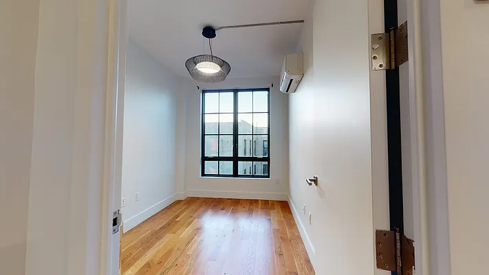 Rented by Arwell Realty | media 26