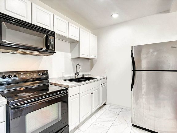 2nd image of 4302 Cobia Dr SE