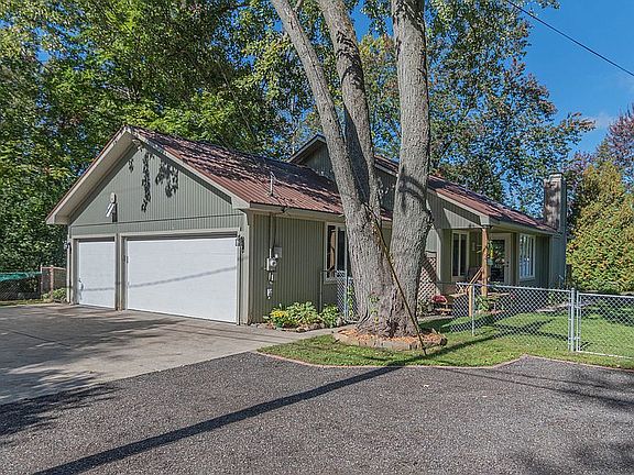 3rd image of 7752 Lakeshore Dr