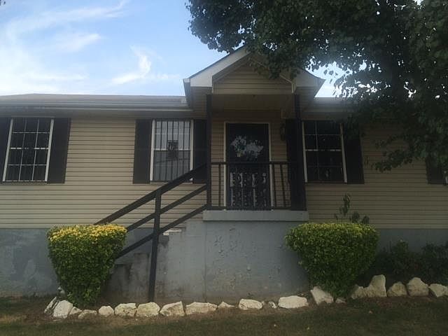 1st image of 301 Burlwood Ct