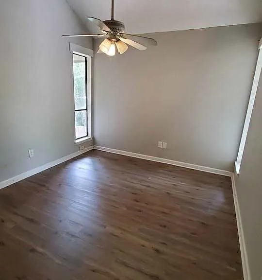 1404 Gause Blvd — Photo 4
