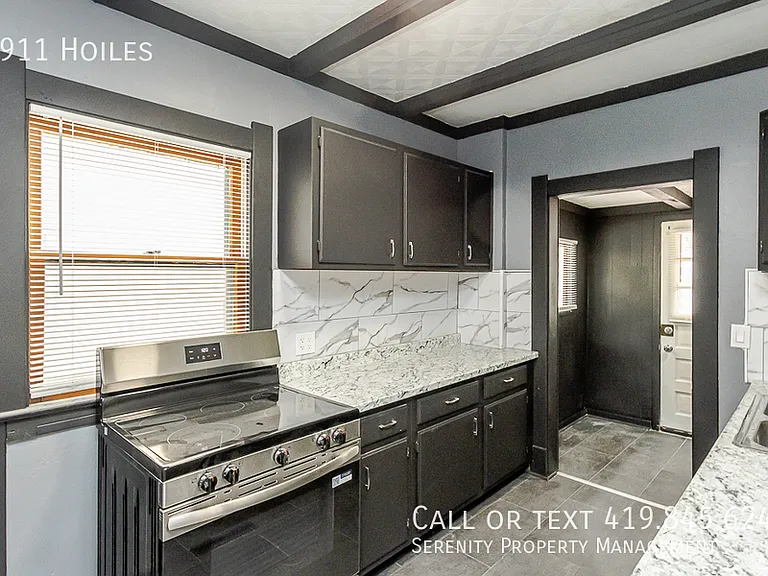 3911 Hoiles Ave — Photo 6
