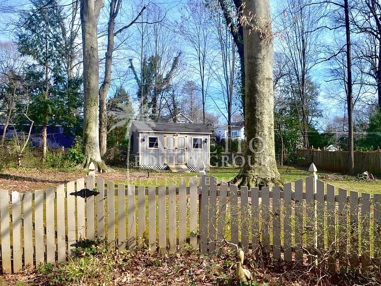 102 Forestdale Dr — Photo 14