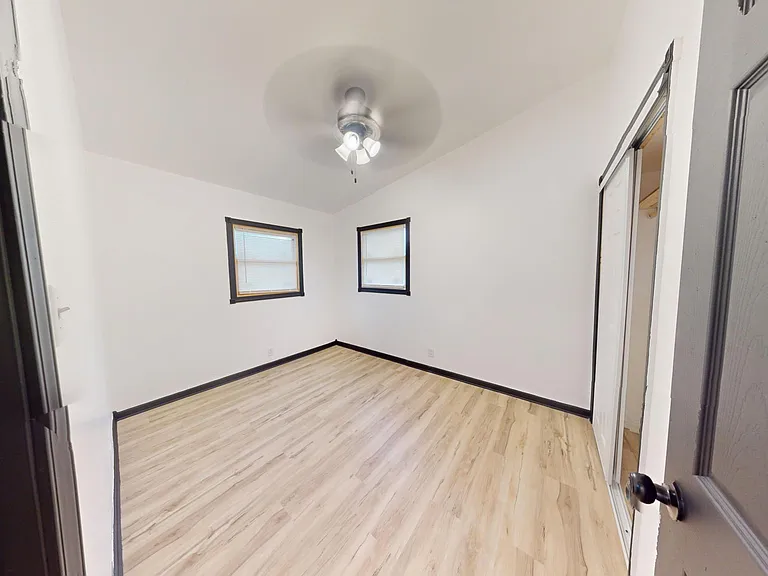 737 E 47th Ave — Photo 12