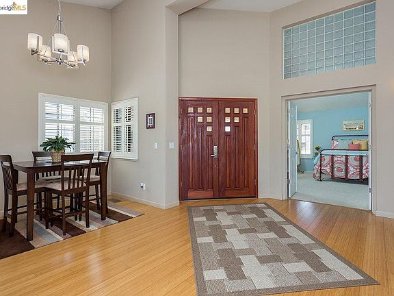 4th image of 5381 Emerald Ct