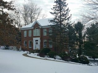 130 Applewood Ln, Slippery Rock, PA