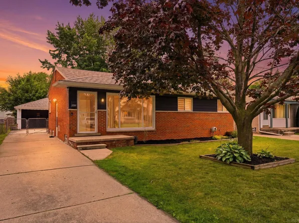 22507 Socia St, Saint Clair Shores, MI 48082