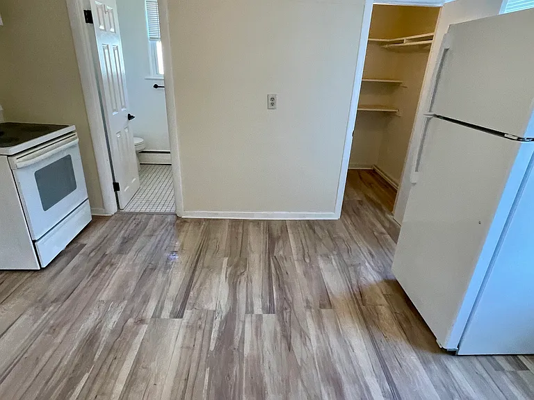 310 Washington St #4 — Photo 5