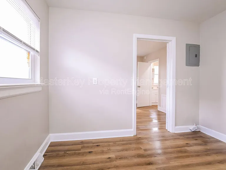 208 E Geer St #B — Photo 20