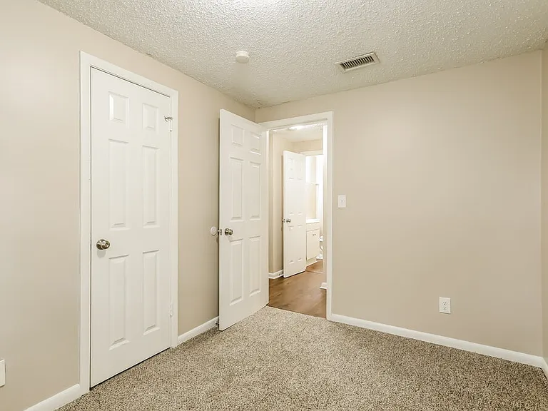 310 Toccoa Rd — Photo 12