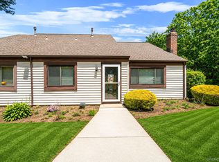515 Picasso Way #515, Middle Island, NY 11953